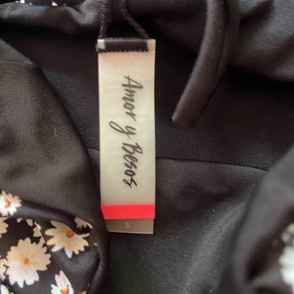 Pacsun Amor y Besos Floral Swimsuit - Picture 4 of 5